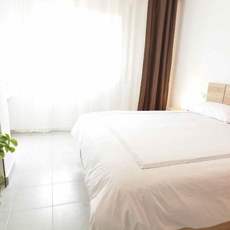 Reus Bedrooms 2 Habitaciones Con Bano Privado, Sin Cocina Bagian luar foto