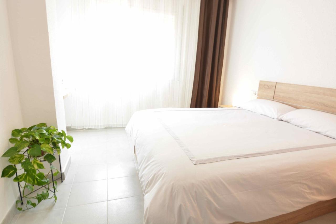 Reus Bedrooms 2 Habitaciones Con Bano Privado, Sin Cocina Bagian luar foto